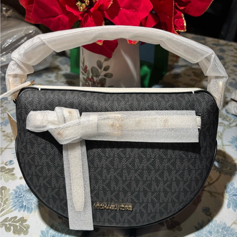 Michael Kors Black and White Shoulder Bag and Crossbody New for Valentines